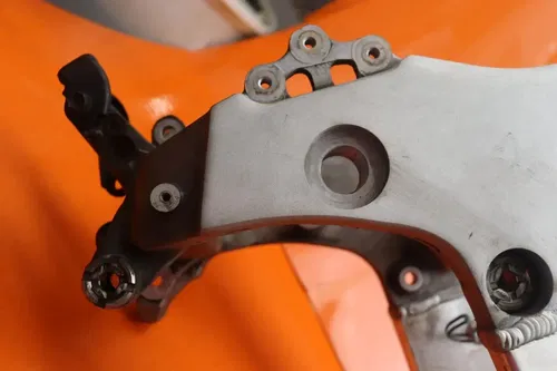 2001-2007 SUZUKI HAYABUSA OEM STRAIGHT FRAME CHASSIS RACE/STUNT ONLY