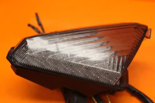 07-08 YAMAHA YZF R1 REAR TAIL TAILLIGHT BACK BRAKE LIGHT