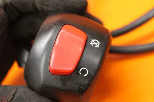 01-05 YAMAHA FZ1 OEM RIGHT CLIP ON HANDLE KILL OFF START SWITCH SWITCHES