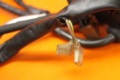 01-05 YAMAHA FZ1 OEM RIGHT CLIP ON HANDLE KILL OFF START SWITCH SWITCHES