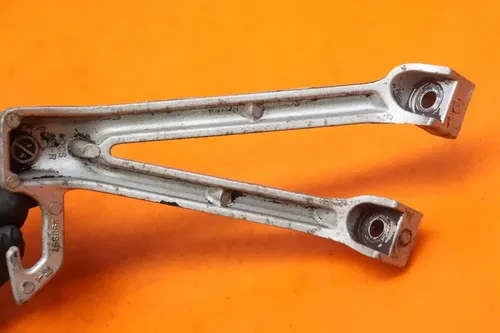 2006-2007 SUZUKI GSXR 600 750 OEM RIGHT REAR BACK PASSENGER PEG