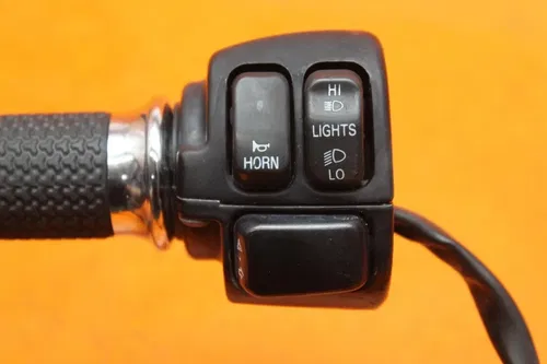 2002 Harley-Davidson Road King FLHR OEM LEFT CLIP ON HANDLE HORN SIGNALS SWITCH