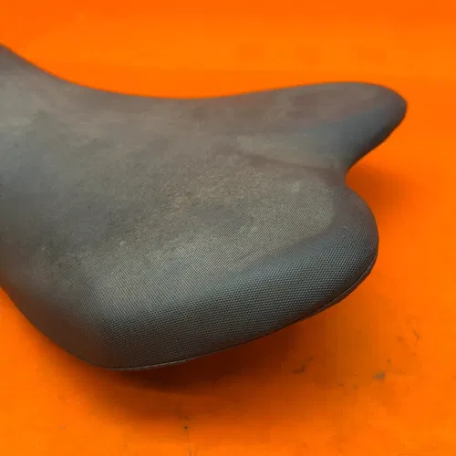 2012-2016 SUZUKI GSXR 1000 OEM FRONT DRIVERS SEAT PAD SADDLE PILLION - GENUINE