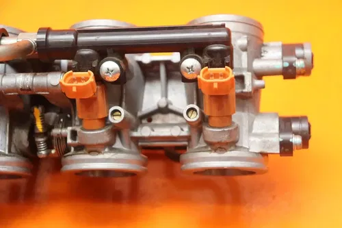 2013-2017 KAWASAKI NINJA ZX6R OEM MAIN FUEL INJECTORS / THROTTLE BODIES