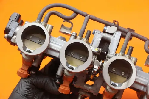 2013-2017 KAWASAKI NINJA ZX6R OEM MAIN FUEL INJECTORS / THROTTLE BODIES