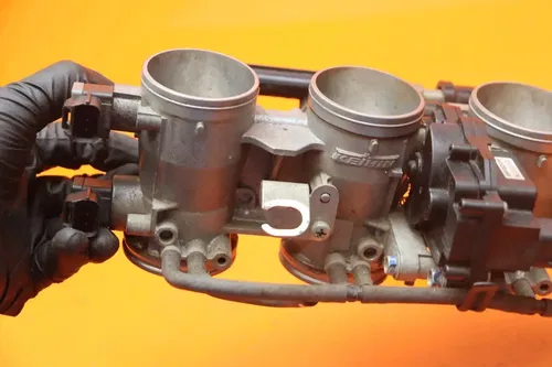 2013-2017 KAWASAKI NINJA ZX6R OEM MAIN FUEL INJECTORS / THROTTLE BODIES