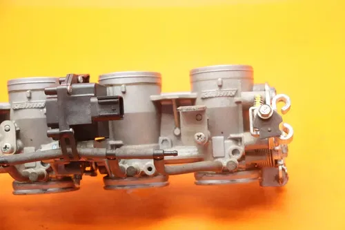 2013-2017 KAWASAKI NINJA ZX6R OEM MAIN FUEL INJECTORS / THROTTLE BODIES