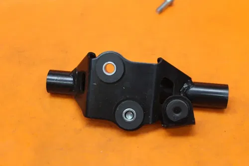 2016 KAWASAKI NINJA 650 OEM GAS TANK FUEL CELL PETROL RESERVOIR BRACKET MOUNT