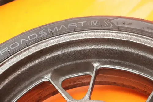 2006-2011 KAWASAKI NINJA ZX14 ZX14R OEM STRAIGHT REAR WHEEL BACK RIM W TIRE