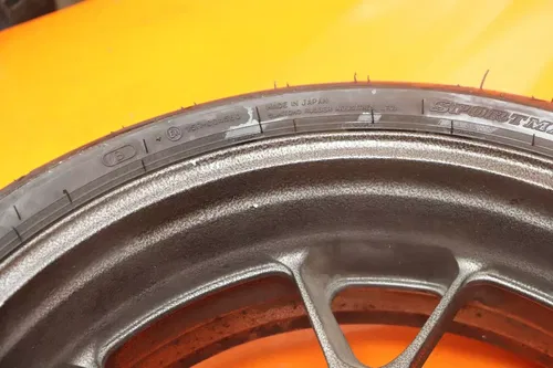 2006-2011 KAWASAKI NINJA ZX14 ZX14R OEM STRAIGHT REAR WHEEL BACK RIM W TIRE