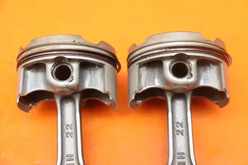 2006-2007 SUZUKI GSXR 600 OEM ENGINE MOTOR BLOCK PISTONS