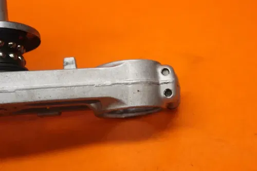 99-07 SUZUKI GSXR1300R BUSA OEM FRONT FORKS CLAMP LOWER TRIPLE TREE STEM