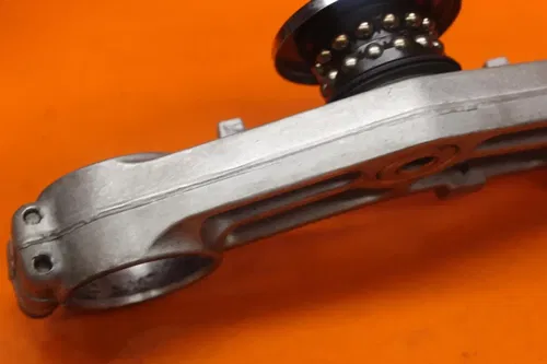 99-07 SUZUKI GSXR1300R BUSA OEM FRONT FORKS CLAMP LOWER TRIPLE TREE STEM