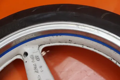 99-02 YAMAHA YZF R6 OEM STRAIGHT FRONT WHEEL RIM W TIRE