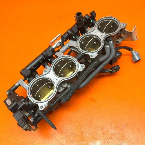 2012-2014 SUZUKI GSXR 1000 OEM MAIN FUEL INJECTORS / THROTTLE BODIES NICE!