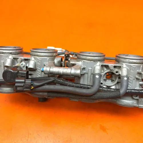 2012-2014 SUZUKI GSXR 1000 OEM MAIN FUEL INJECTORS / THROTTLE BODIES NICE!
