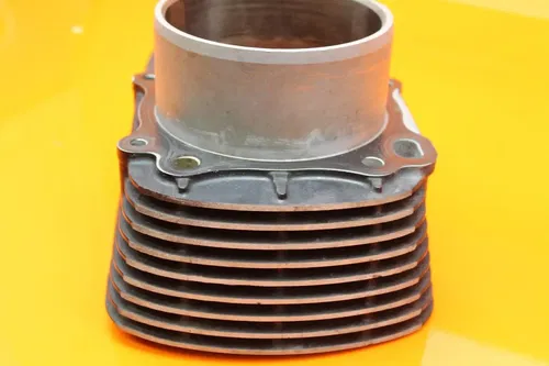 06-09 SUZUKI BOULEVARD M109R VZR1800 OEM REAR ENGINE PISTON CYLINDER BLOCK JUG