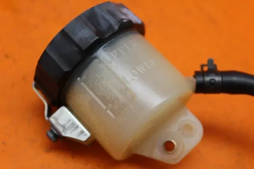04 05 06 YAMAHA YZF R1 OEM FRONT BRAKE MASTER FLUID RESERVOIR TANK BOTTLE