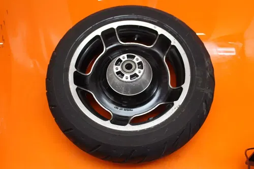 2010 Harley-Davidson Street Glide FLHX OEM STRAIGHT REAR WHEEL BACK RIM W TIRE