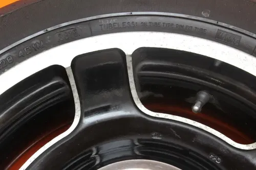 2010 Harley-Davidson Street Glide FLHX OEM STRAIGHT REAR WHEEL BACK RIM W TIRE
