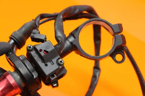 2005 2006 KAWASAKI NINJA ZX6R 636 OEM RIGHT CLIP ON HANDLEBAR W SWITCHES