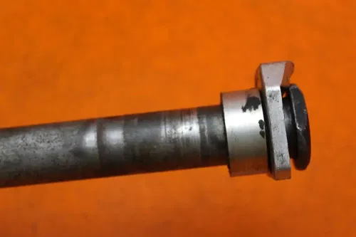 2006 2007 SUZUKI GSXR 600 750 OEM STRAIGHT REAR AXLE BACK WHEEL RIM PIVOT BOLT