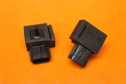 04-09 SUZUKI GSXR600 MAP MASS AIR FLOW PRESSURE SENSOR SET