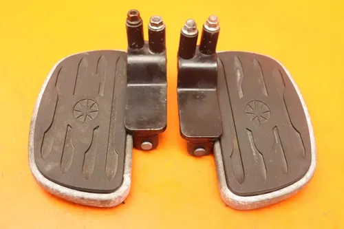 2006 YAMAHA V STAR 1100 OEM REAR PASSENGER FOOT STEP PEG SET