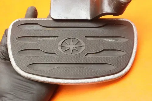 2006 YAMAHA V STAR 1100 OEM REAR PASSENGER FOOT STEP PEG SET