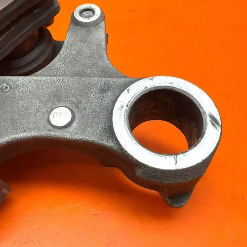 2009-2016 SUZUKI GSXR 1000 OEM REAR BACK BRAKE CALIPER & MOUNT BRACKET