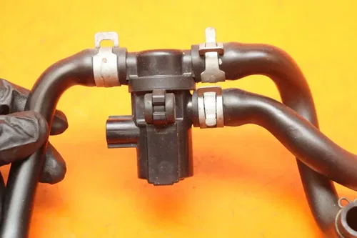 2004-2007 SUZUKI GSXR 600 750 OEM AIR VALVE SOLENOID TOP ENGINE SWITCH SENSOR