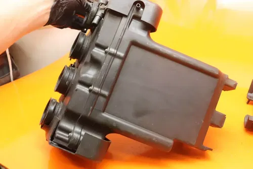01-05 YAMAHA FZ1 OEM AIRBOX AIR INTAKE FILTER BOX