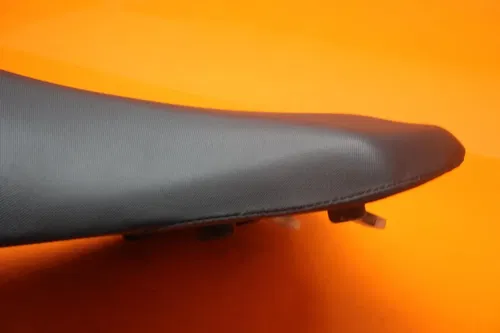 11-21 SUZUKI GSXR 600 750 FRONT DRIVERS SEAT PAD SADDLE PILLION 45100-14J11-DW2
