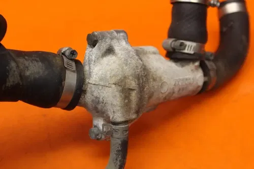 2000 2001 YAMAHA YZF R1 OEM THERMOSTAT WITH HOUSING ASSEMBLY