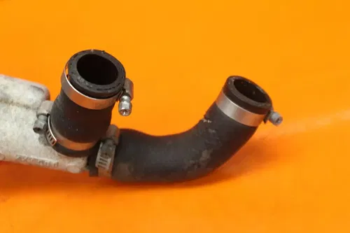2000 2001 YAMAHA YZF R1 OEM THERMOSTAT WITH HOUSING ASSEMBLY
