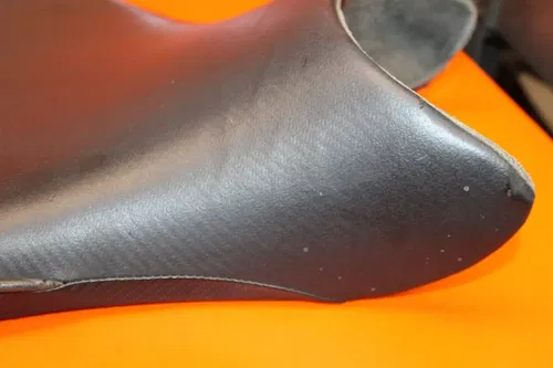 06-09 2007 YAMAHA YZF R6S CORBIN FRONT DRIVERS SEAT PAD SADDLE PILLION NO RIPS