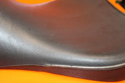 06-09 2007 YAMAHA YZF R6S CORBIN FRONT DRIVERS SEAT PAD SADDLE PILLION NO RIPS