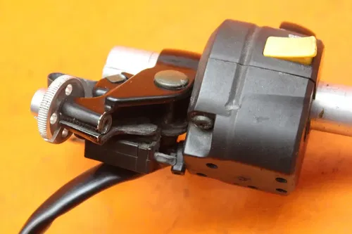 2005 2006 SUZUKI GSXR 1000 OEM LEFT CLIP ON HANDLEBAR W SWITCHES 37400-29G11