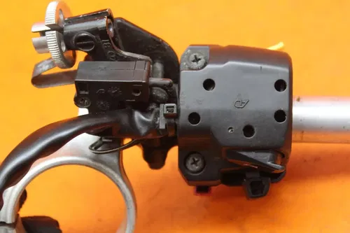 2005 2006 SUZUKI GSXR 1000 OEM LEFT CLIP ON HANDLEBAR W SWITCHES 37400-29G11