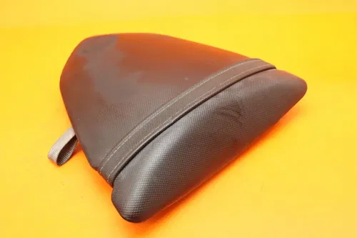 06-07 KAWASAKI NINJA ZX10R OEM REAR BACK PASSENGER SEAT PAD SADDLE PILLION