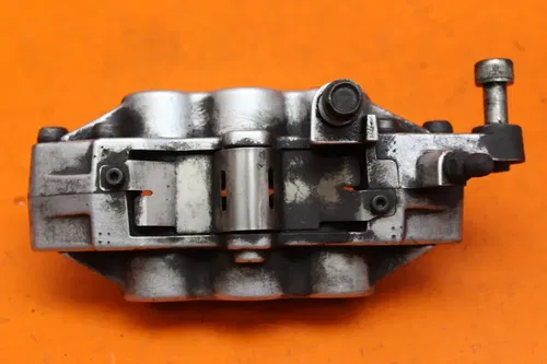 2004 KAWASAKI VULCAN 1600 VN1600 OEM RIGHT LEFT FRONT BRAKE CALIPER SET PAIR