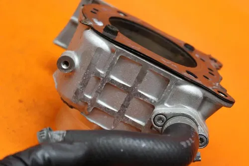 03-06 DUCATI 749 OEM ENGINE MOTOR REAR PISTON CYLINDER BLOCK JUG