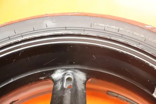 01-04 SUZUKI GSXR 1000 OEM STRAIGHT REAR WHEEL BACK RIM W TIRE