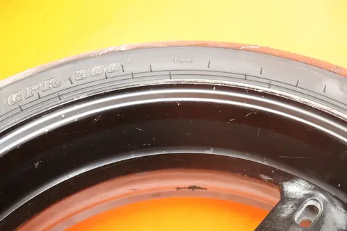 01-04 SUZUKI GSXR 1000 OEM STRAIGHT REAR WHEEL BACK RIM W TIRE