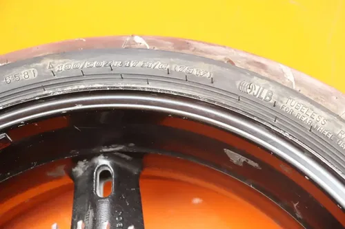 01-04 SUZUKI GSXR 1000 OEM STRAIGHT REAR WHEEL BACK RIM W TIRE