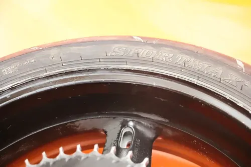 01-04 SUZUKI GSXR 1000 OEM STRAIGHT REAR WHEEL BACK RIM W TIRE