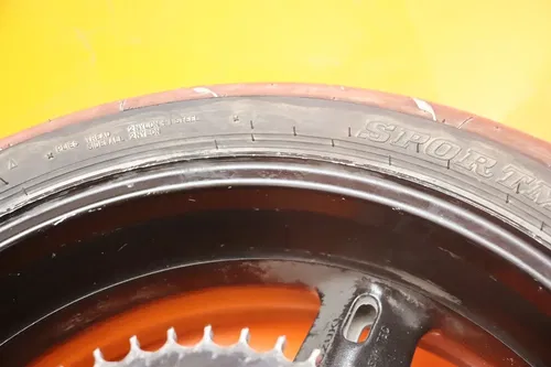 01-04 SUZUKI GSXR 1000 OEM STRAIGHT REAR WHEEL BACK RIM W TIRE