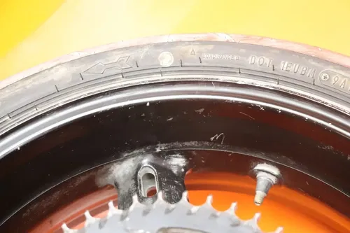 01-04 SUZUKI GSXR 1000 OEM STRAIGHT REAR WHEEL BACK RIM W TIRE