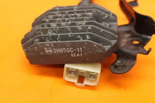 01-05 YAMAHA FZ1 OEM RECTIFIER VOLTAGE REGULATOR