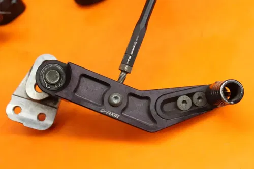 09-16 SUZUKI GSXR 1000 DRIVEN D-AXIS RIGHT LEFT REARSETS REAR SET DRIVER REST